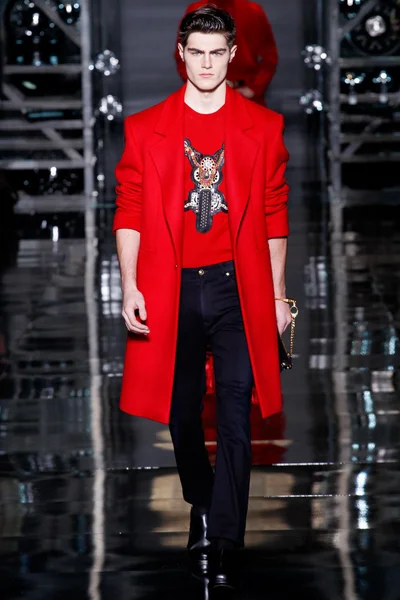 Look 11